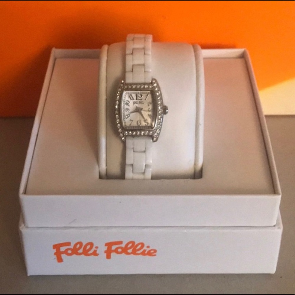 NWB Folli Follie white n silver watch